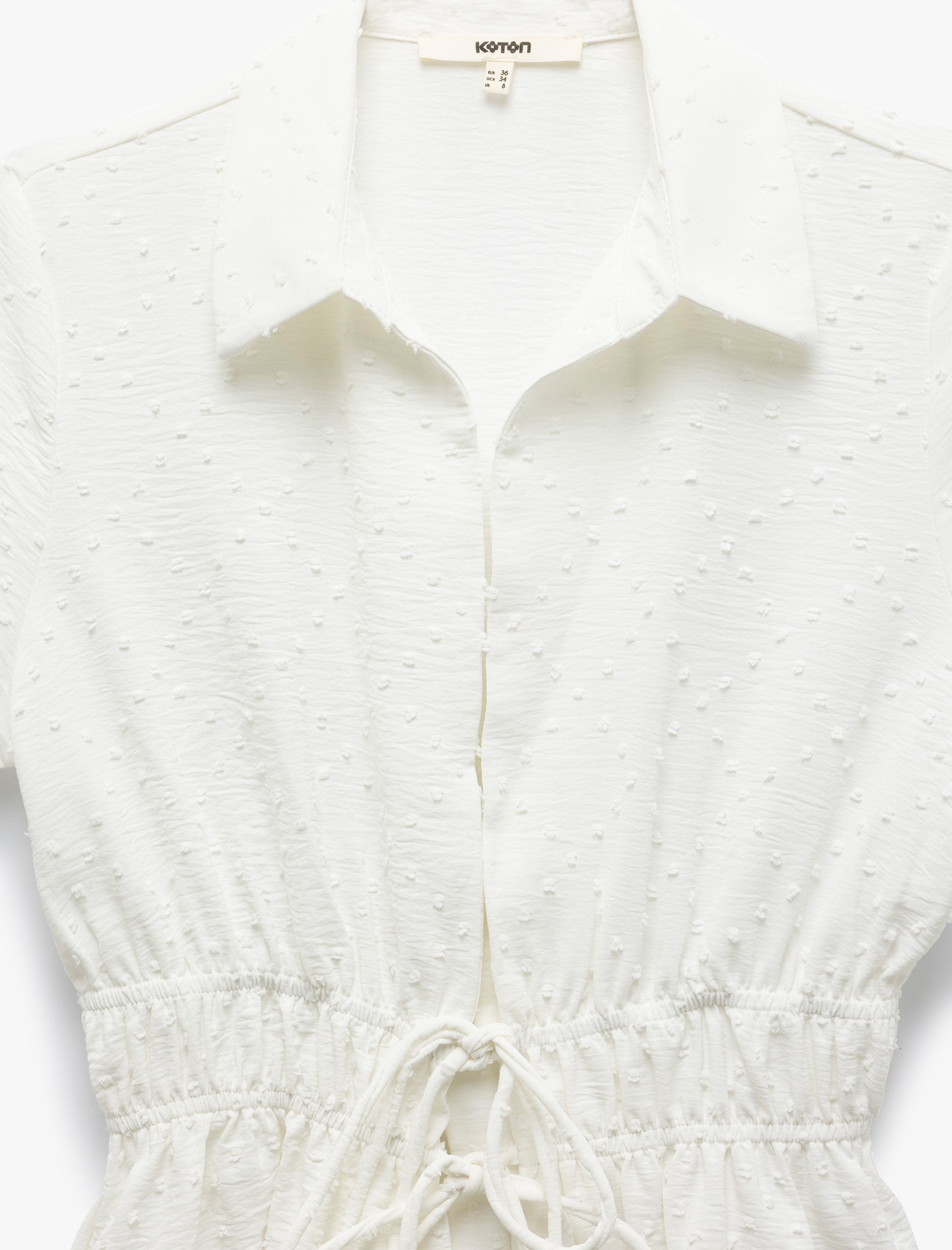   Önden Bağlamalı Büzgülü Fiyonk Detaylı Kısa Kollu Gömlek Yaka Bluz