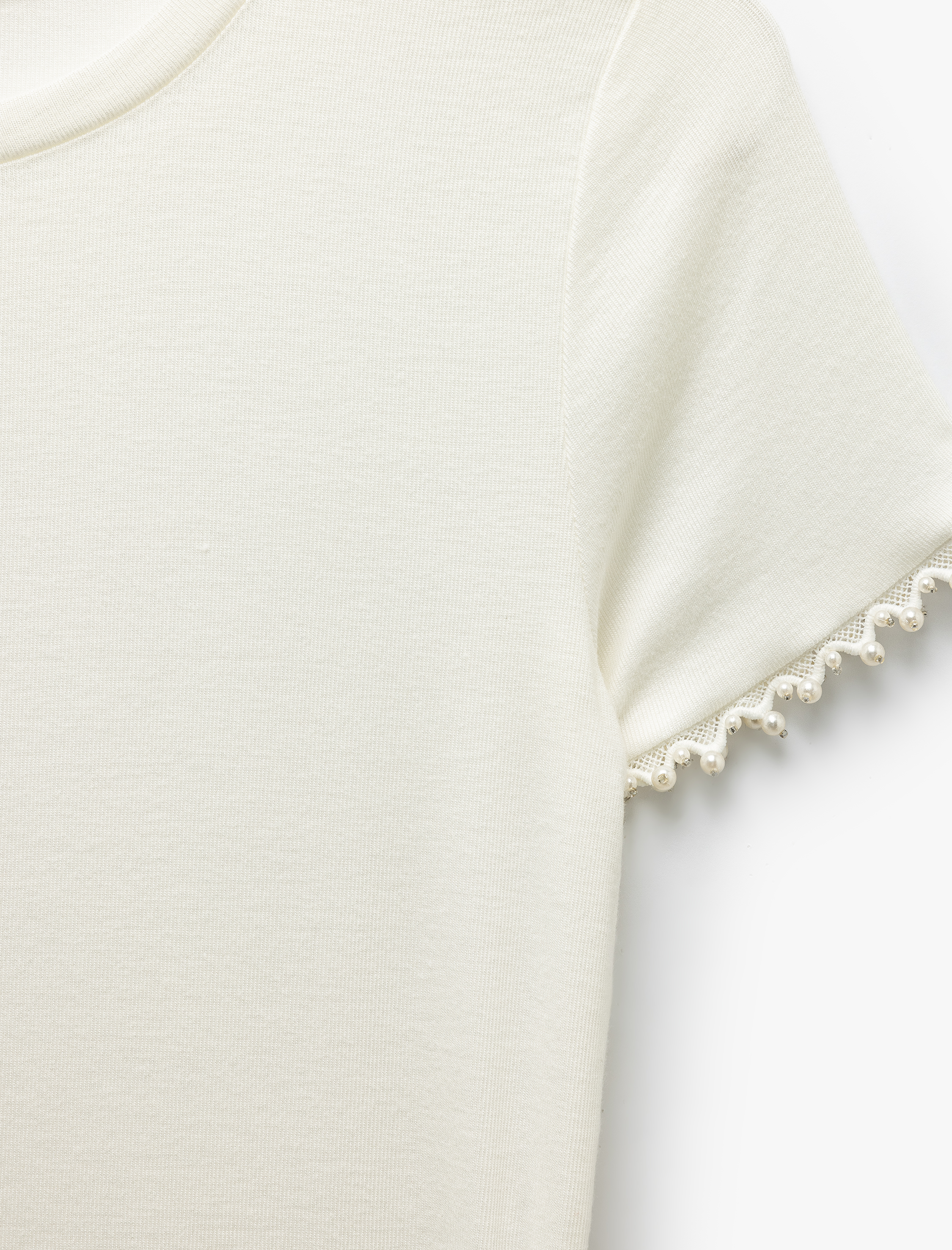   Boncuk Detaylı Slim Fit Kısa Kollu Bisiklet Yaka Viskon Tişört