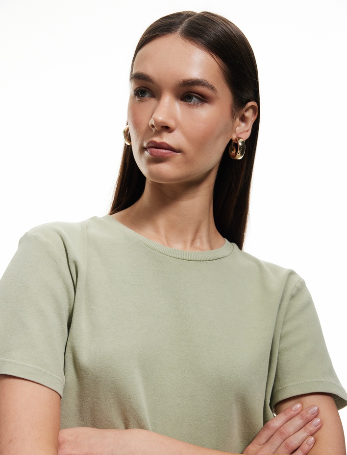  Pamuklu Kısa Kollu Bisiklet Yaka Basic Tişört