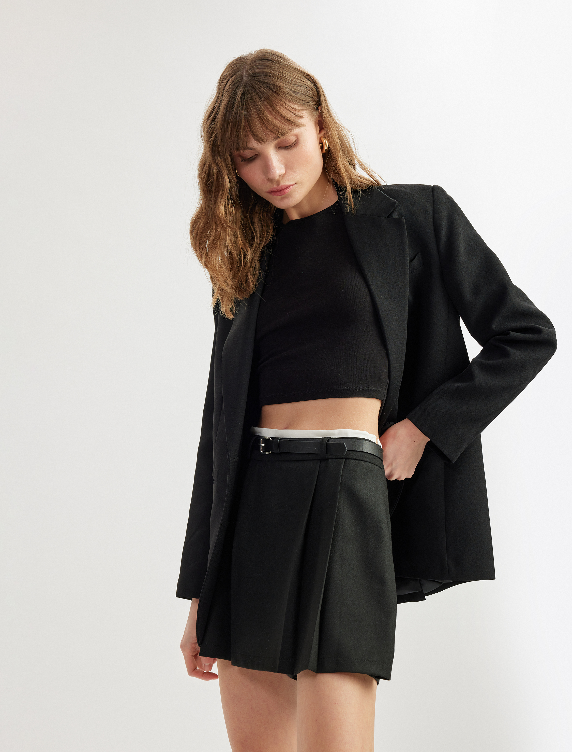   Standart Bel Kemerli Pileli Mini Şort Etek