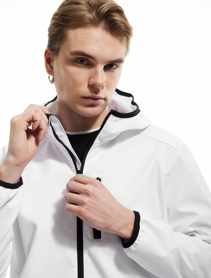  Fermuarlı Cepli Uzun Kollu Slim Fit Kapşonlu Mevsimlik Ceket