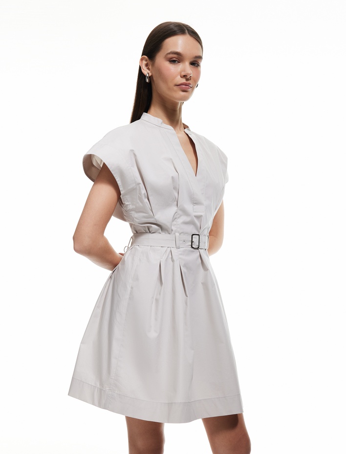  V Yaka Kısa Kollu Pamuklu A Kesim Kemerli Mini Elbise