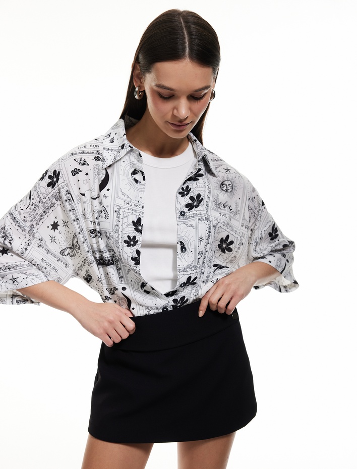  Desenli Viskon Düğmeli Kısa Kollu Oversize Gömlek