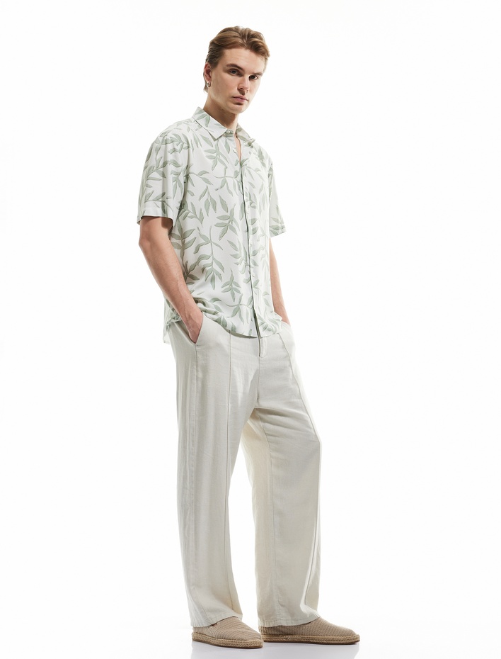  Viskon Regular Fit Kısa Kollu Yaprak Desenli Gömlek