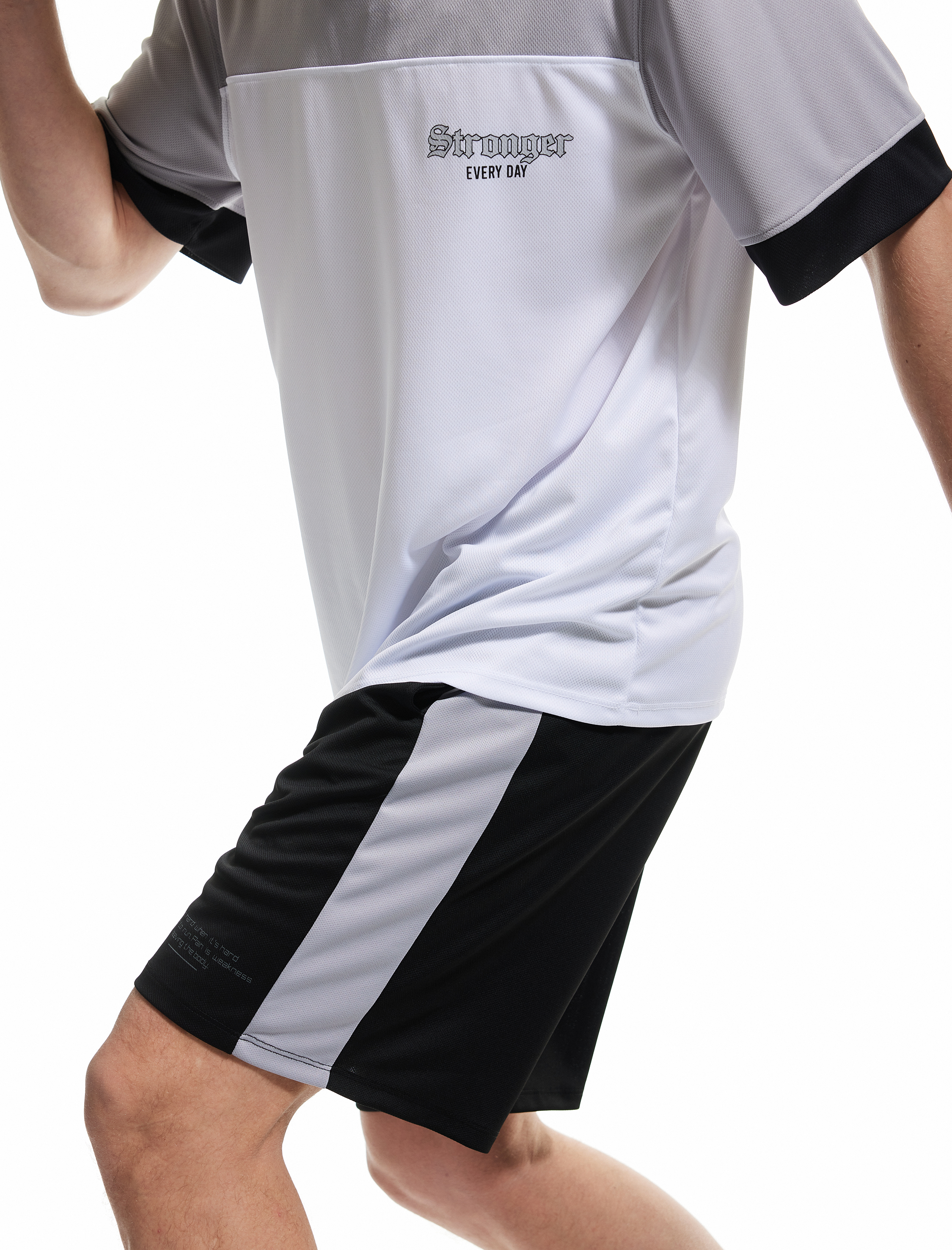   Baskılı Cepli Beli Bağcıklı Renk Bloklu Bermuda Spor Şort