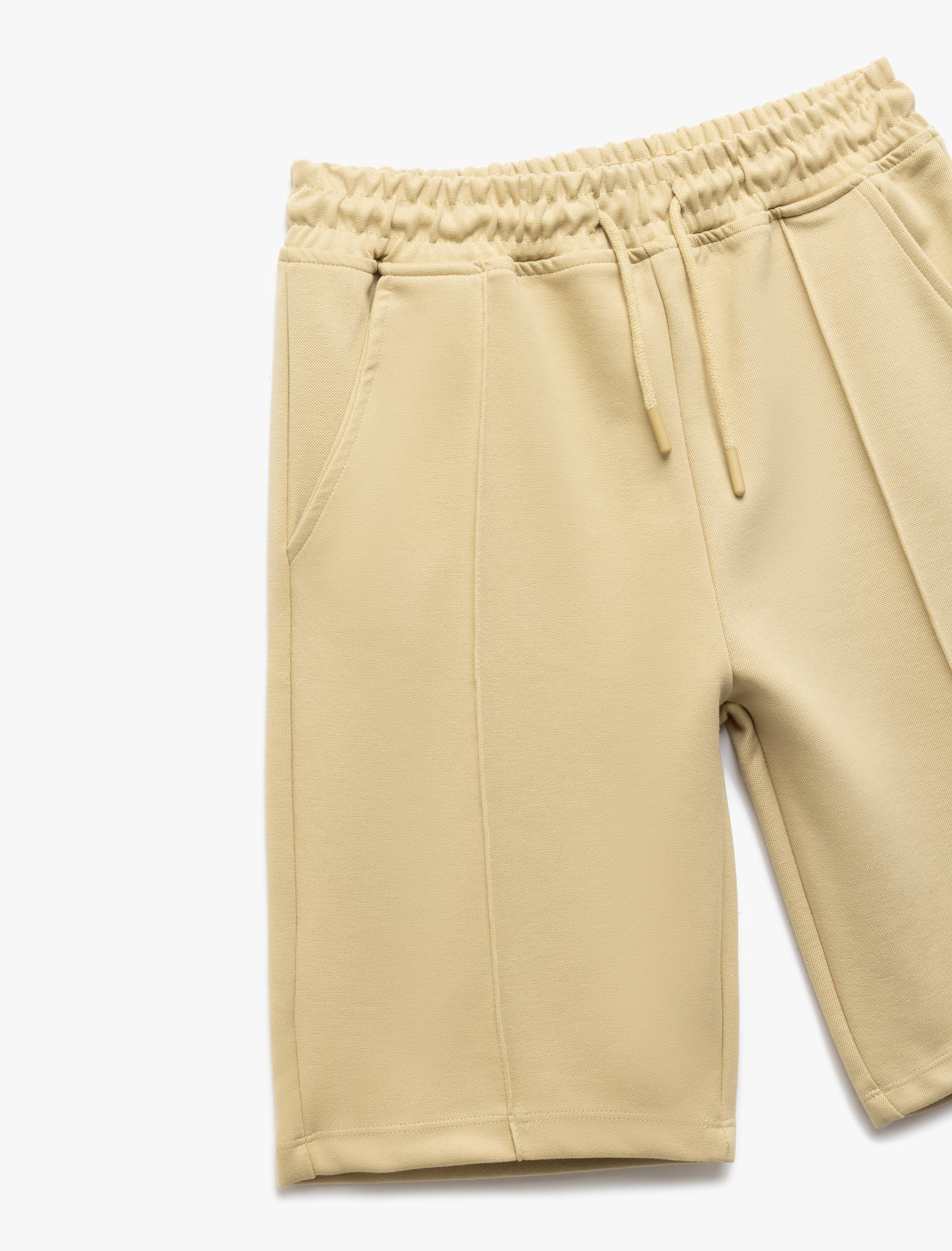  Erkek Çocuk Dikiş Detaylı Beli Lastikli Bermuda Şort