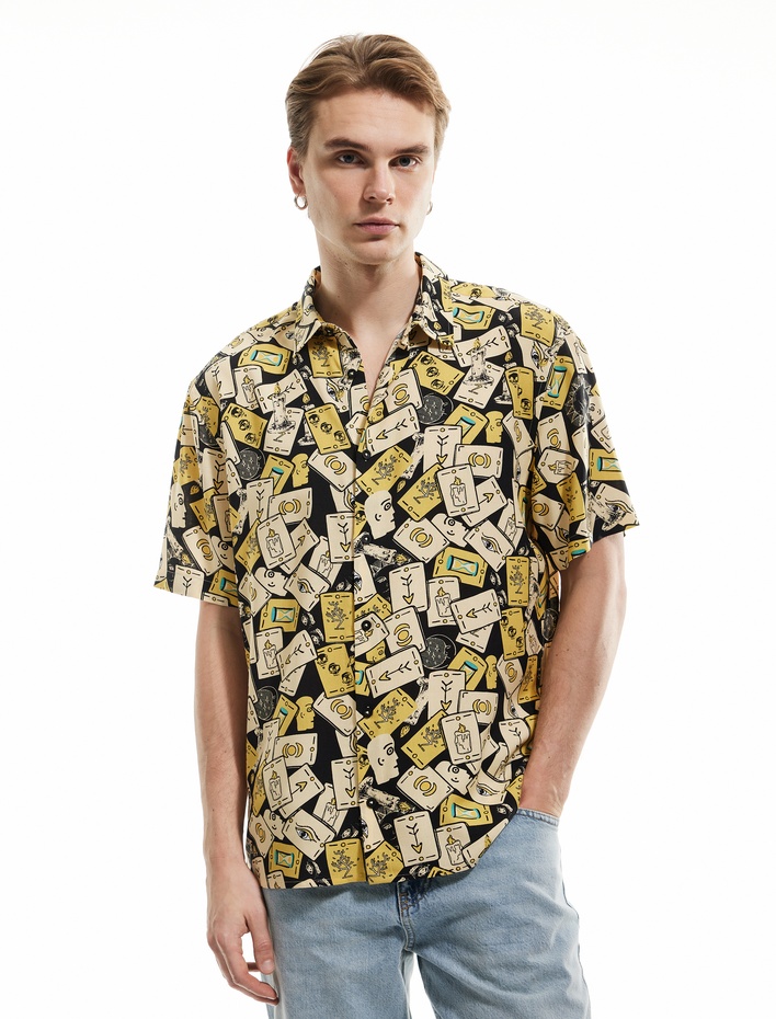  Düğmeli Viskon Regular Fit Kısa Kollu Desenli Gömlek