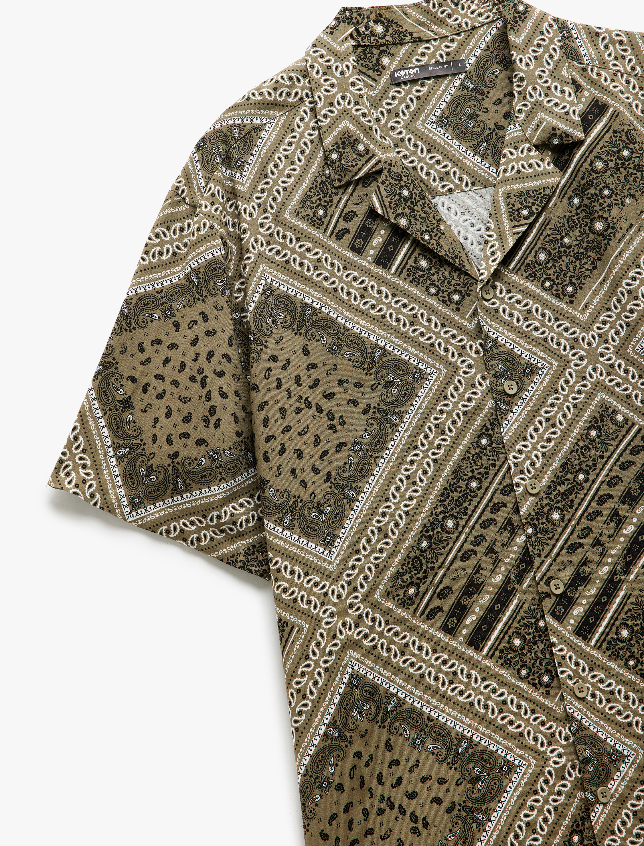   Viskon Kısa Kollu Regular Fit Devrik Yaka Etnik Desenli Gömlek