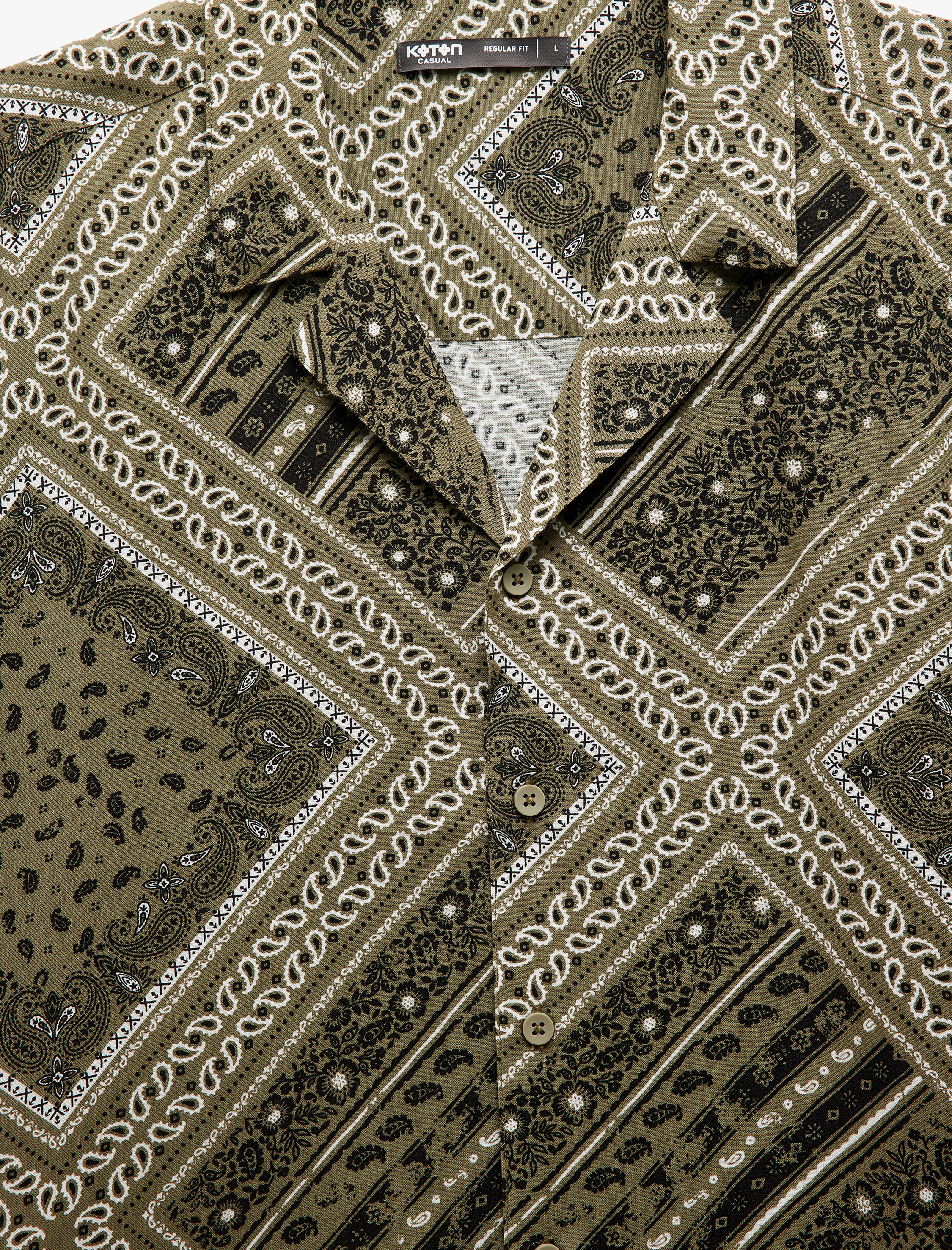   Viskon Kısa Kollu Regular Fit Devrik Yaka Etnik Desenli Gömlek