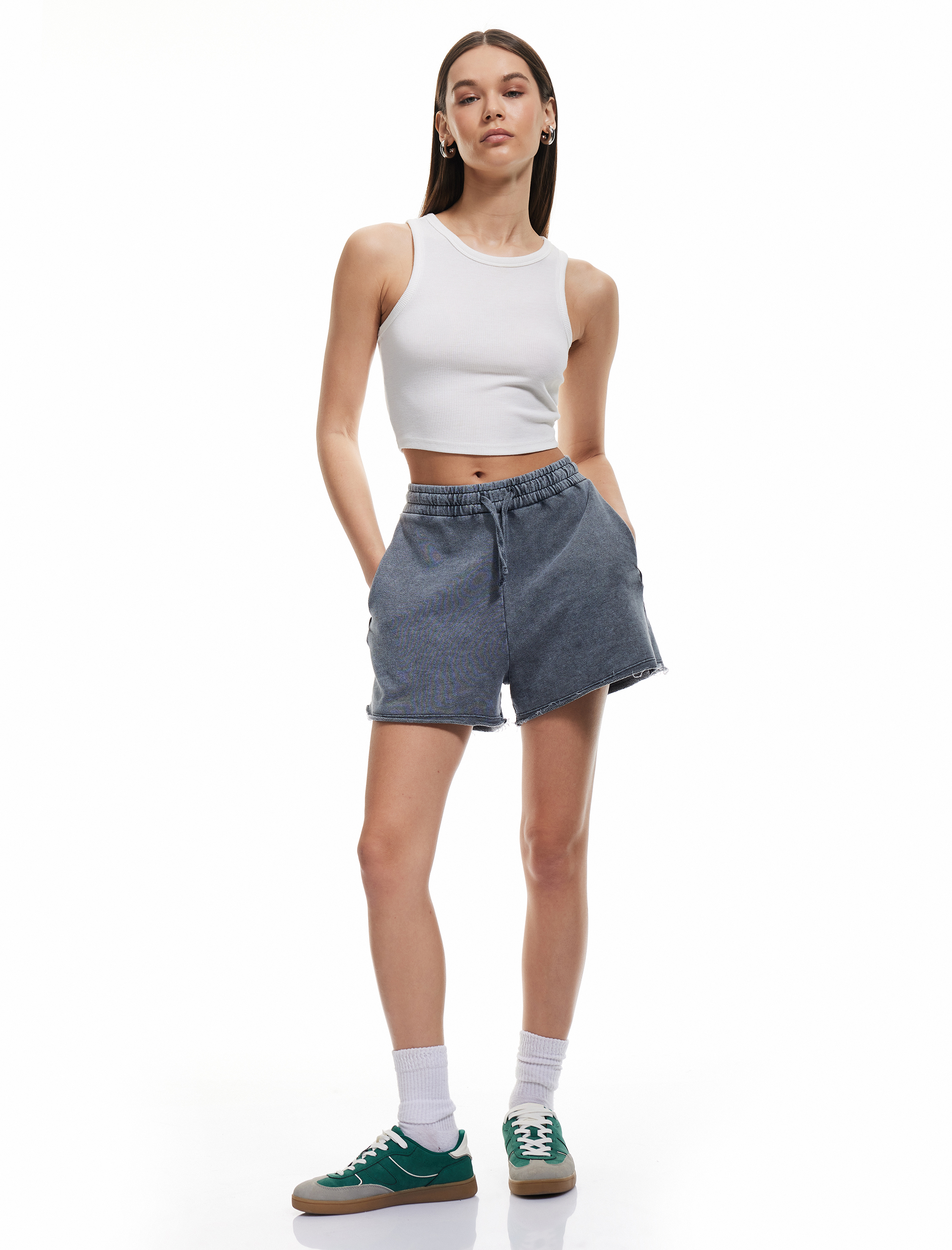   Kesik Paça Pamuklu Yıkamalı Beli Lastikli Mini Şort