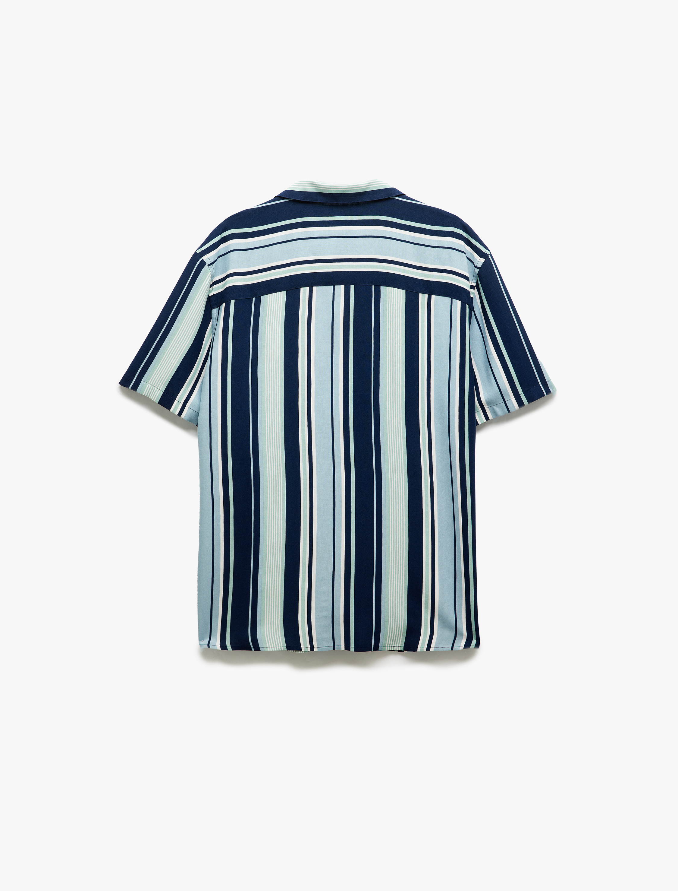   Viskon Kısa Kollu Regular Fit Devrik Yaka Çizgili Gömlek