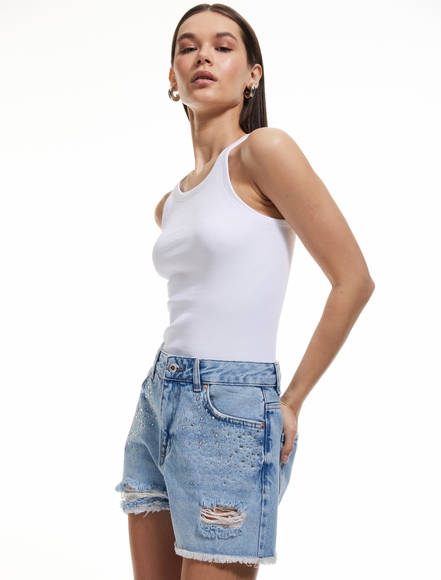 Taşlı Yıpratılmış Düğmeli Cepli Mini Denim Şort_1