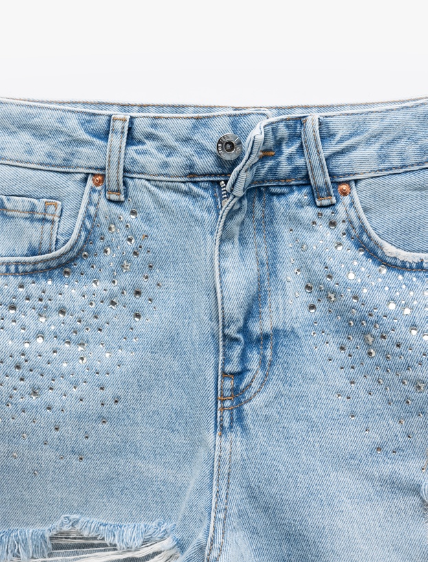 Taşlı Yıpratılmış Düğmeli Cepli Mini Denim Şort_6