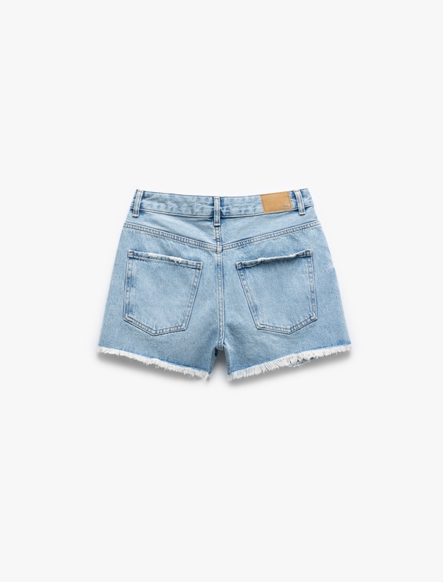 Taşlı Yıpratılmış Düğmeli Cepli Mini Denim Şort_4