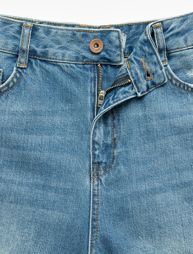 Pamuklu Relax Fit Düğmeli Cepli Denim Şort_5