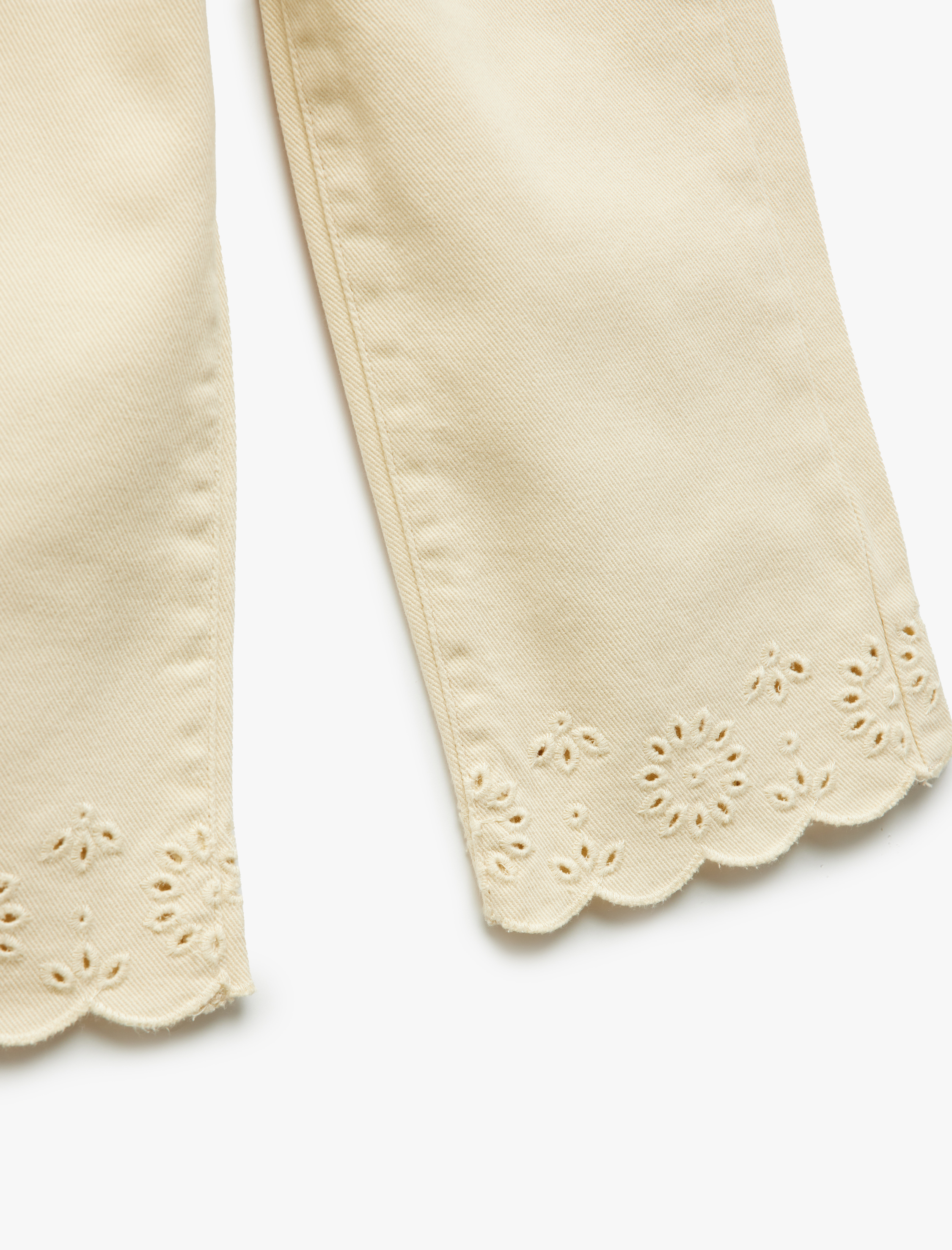  Kız Bebek Çiçek Desenli Brodeli Pamuklu Denim Pantolon