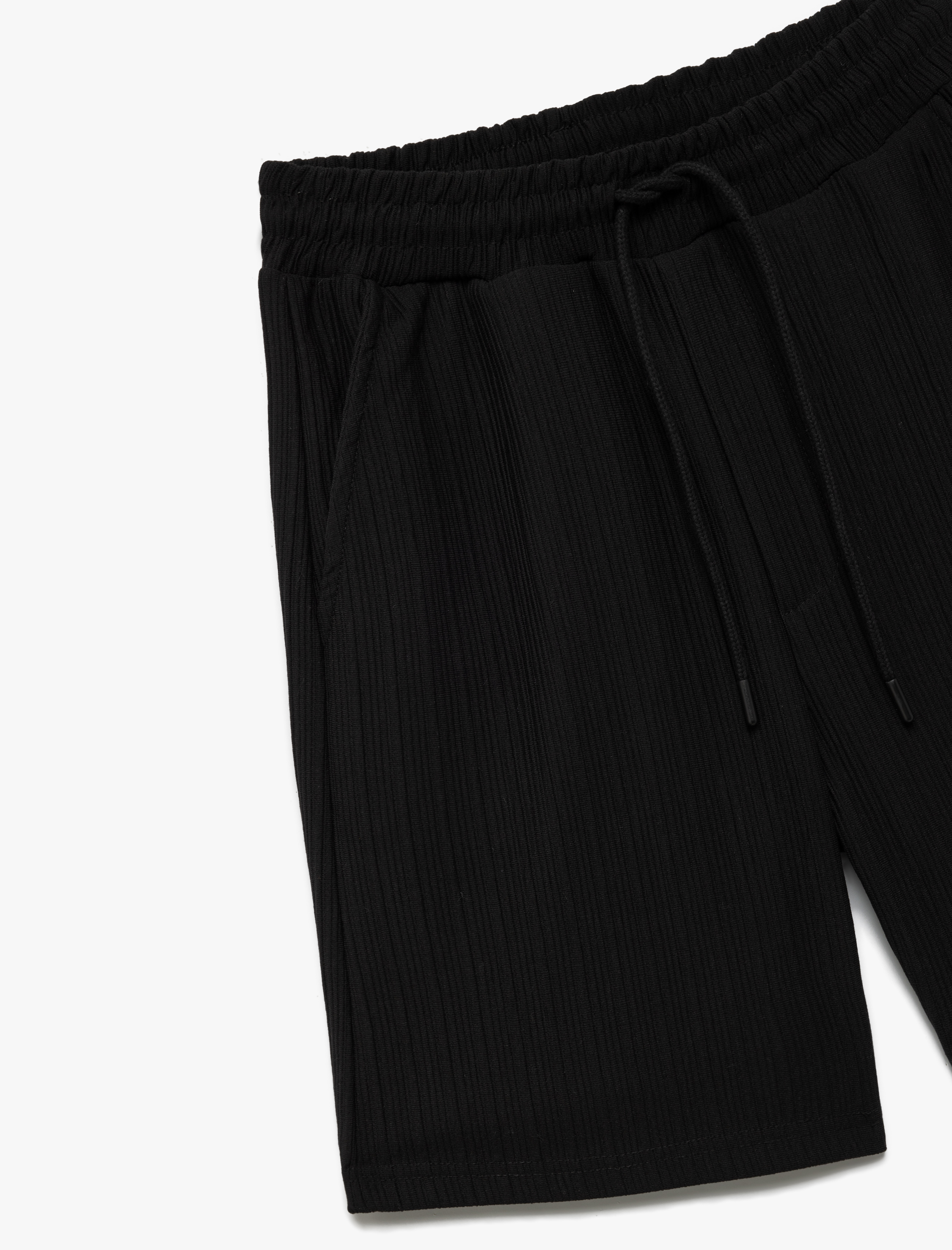 Cep Detaylı Dokulu Beli Bağcıklı Şort