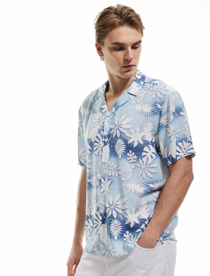  Viskon Kısa Kollu Regular Fit Devrik Yaka Çiçek Desenli Gömlek