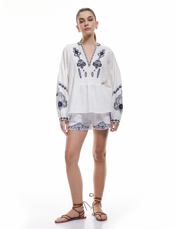  Pamuklu Cepli Etnik Desenli İşlemeli Yüksek Bel Müslin Şort