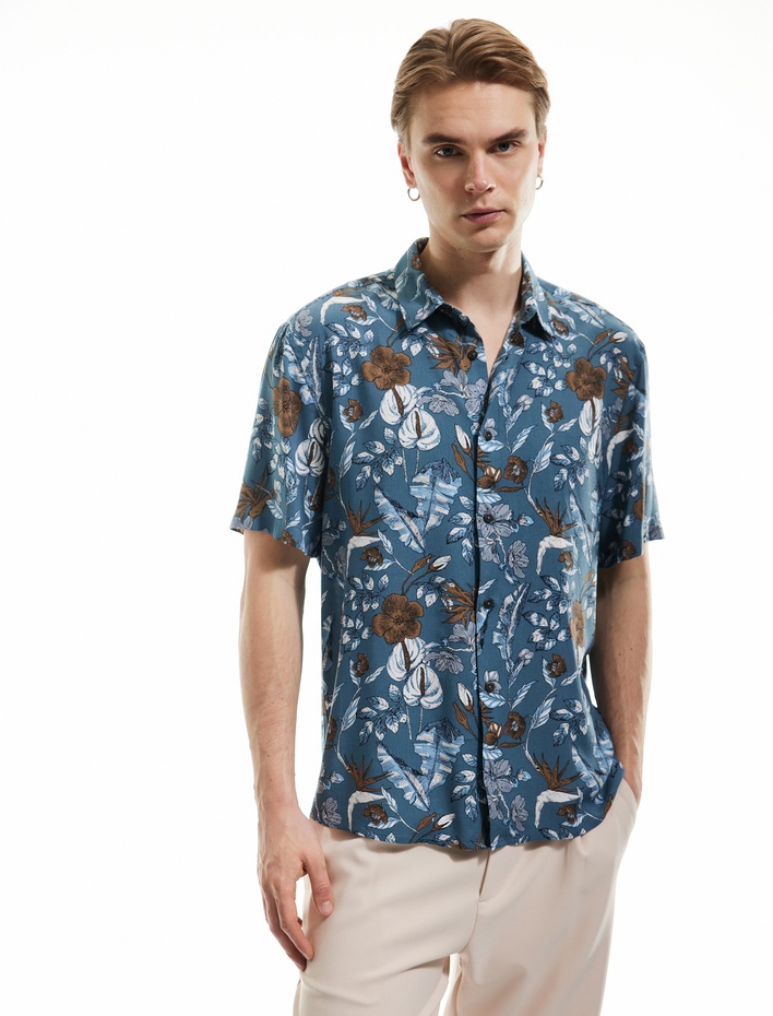  Kısa Kollu Regular Fit Viskon Çiçekli Gömlek
