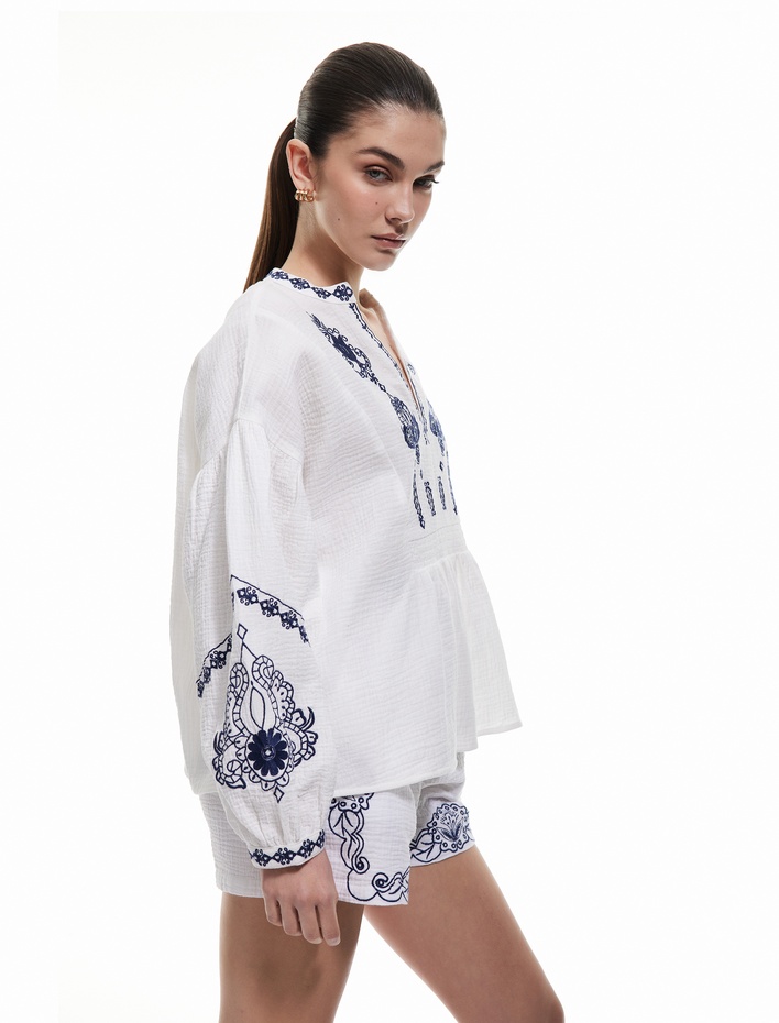  Pamuklu Cepli Etnik Desenli İşlemeli Yüksek Bel Müslin Şort