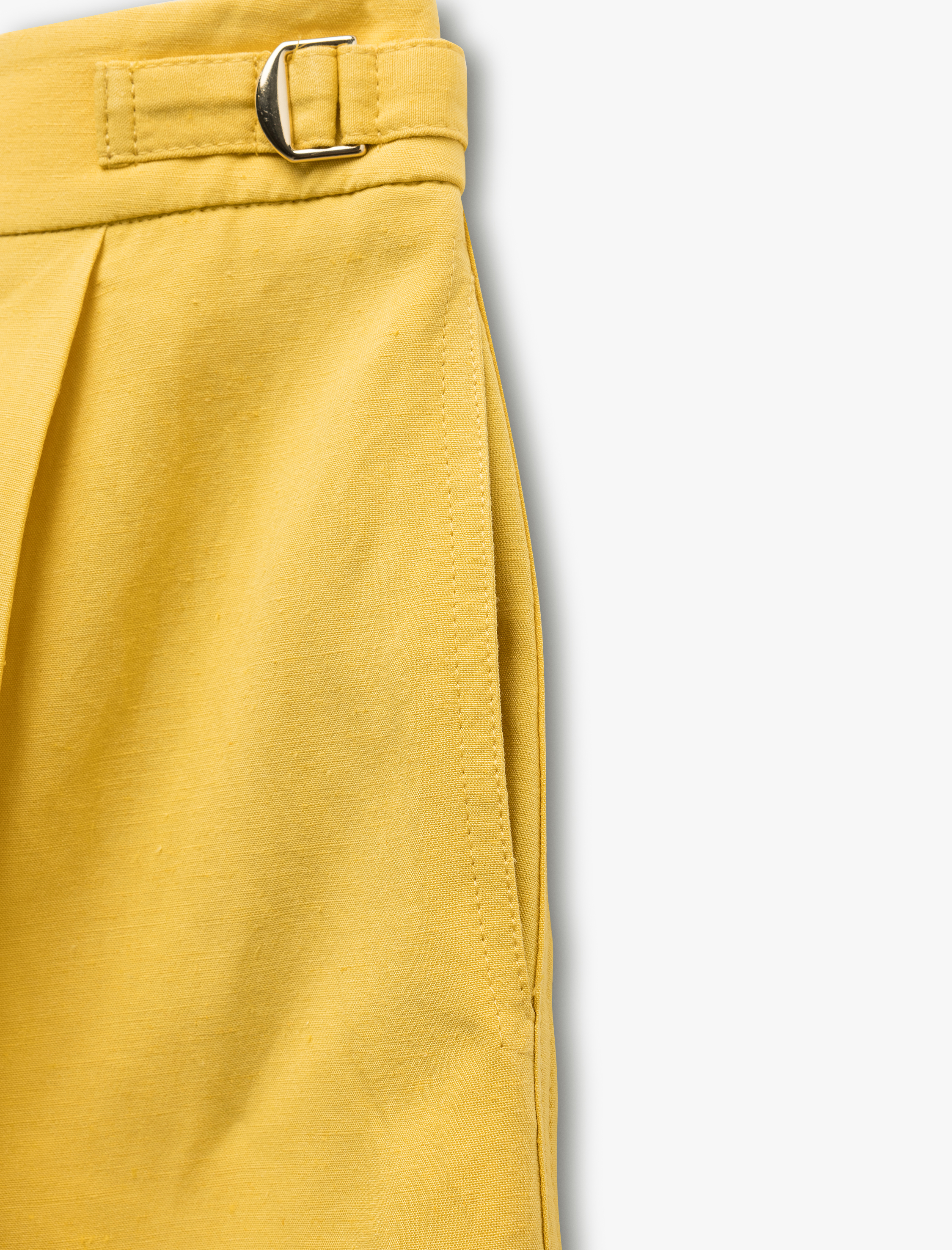   Metal Aksesuarlı Cepli Viskon Keten Karışımlı Mini Yüksek Bel Şort