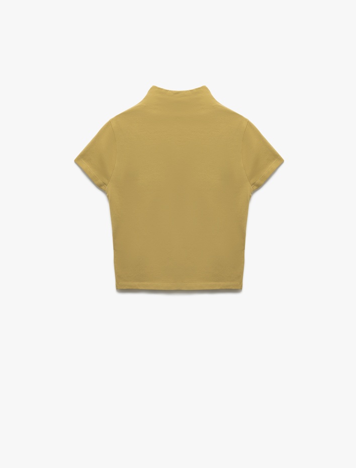 Pamuklu Slim Fit Kısa Kollu Dik Yaka Tişört