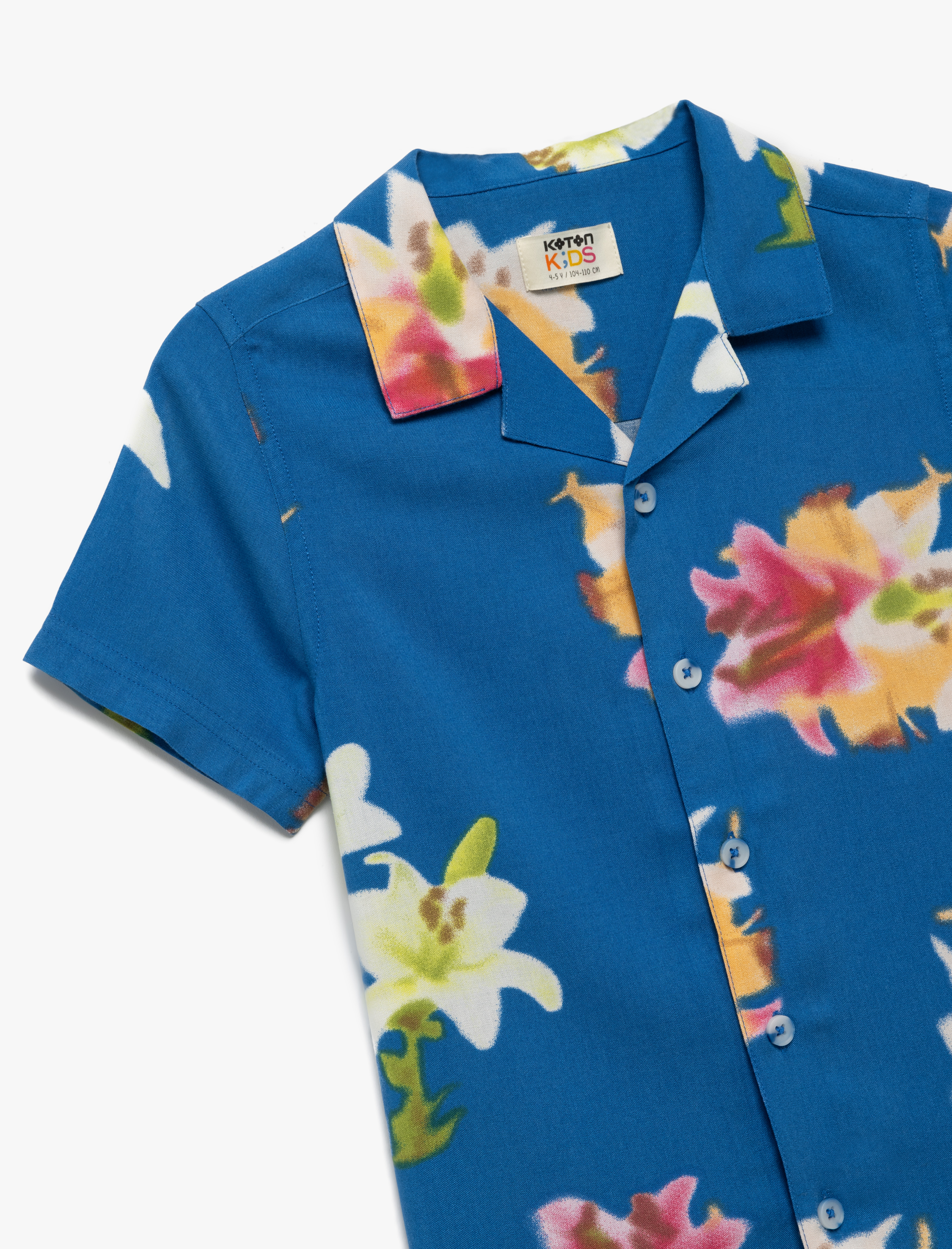  Erkek Çocuk Kısa Kollu Düğmeli Çiçek Desenli Viskon Gömlek