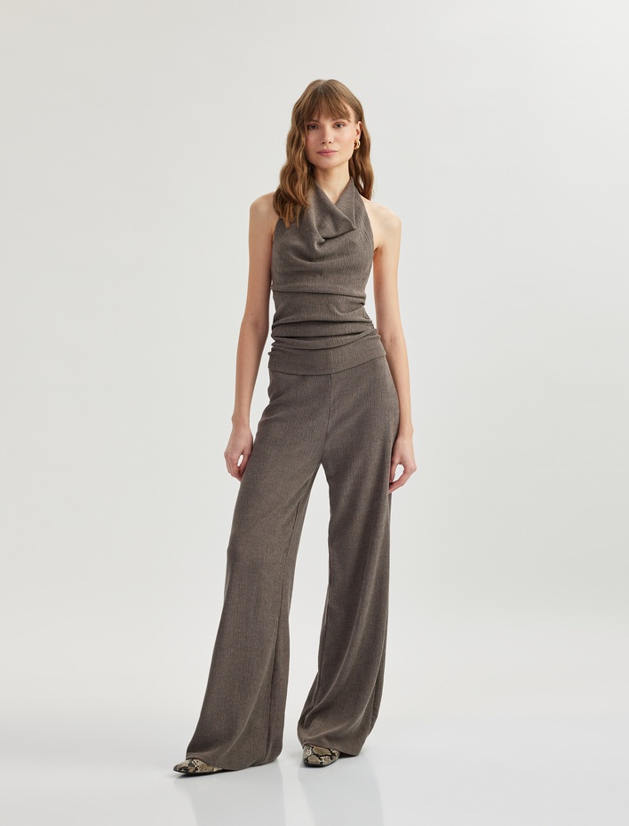  Kolsuz Dokulu Halter Yaka Bluz