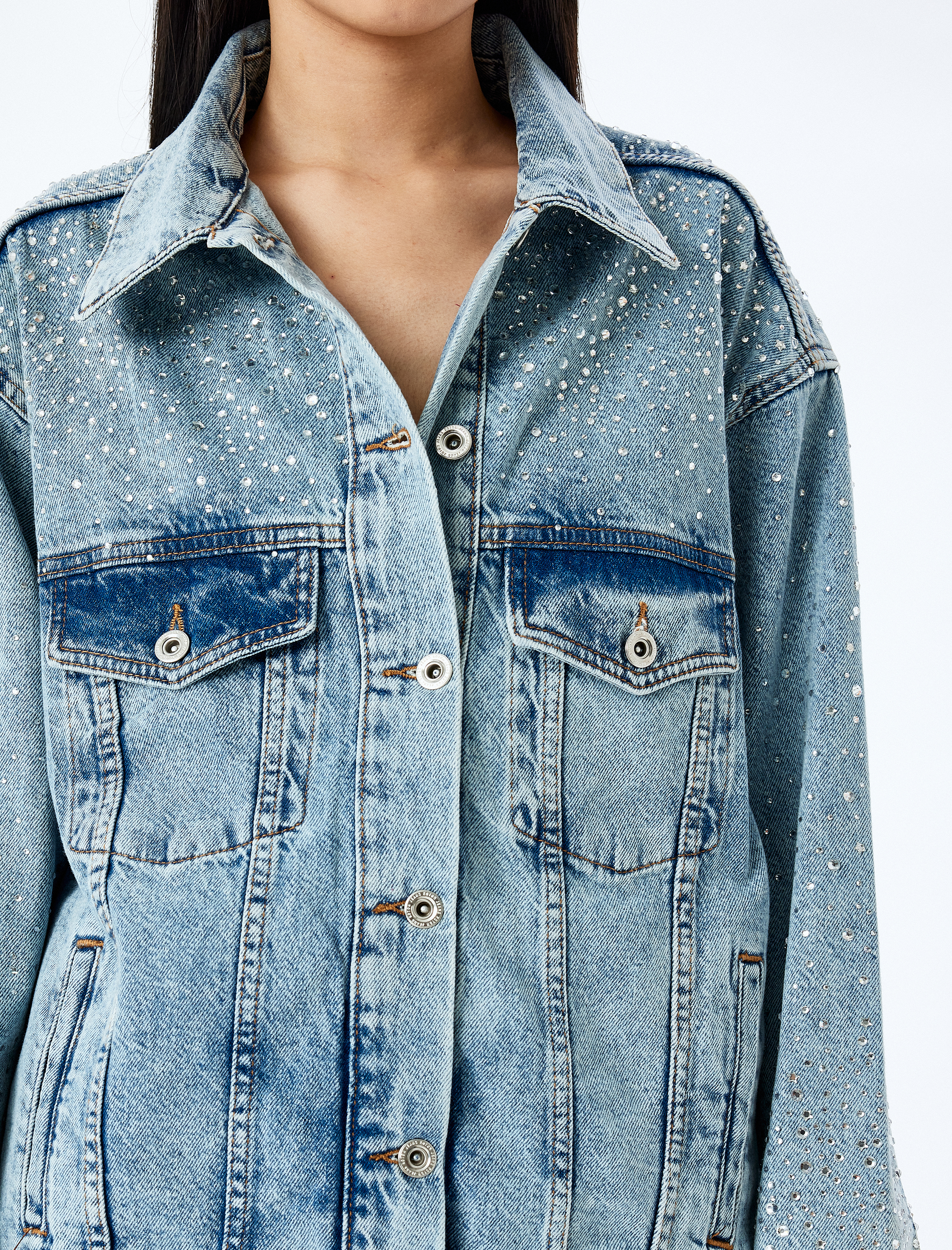 Cepli Taş Detaylı Düğmeli Denim Ceket