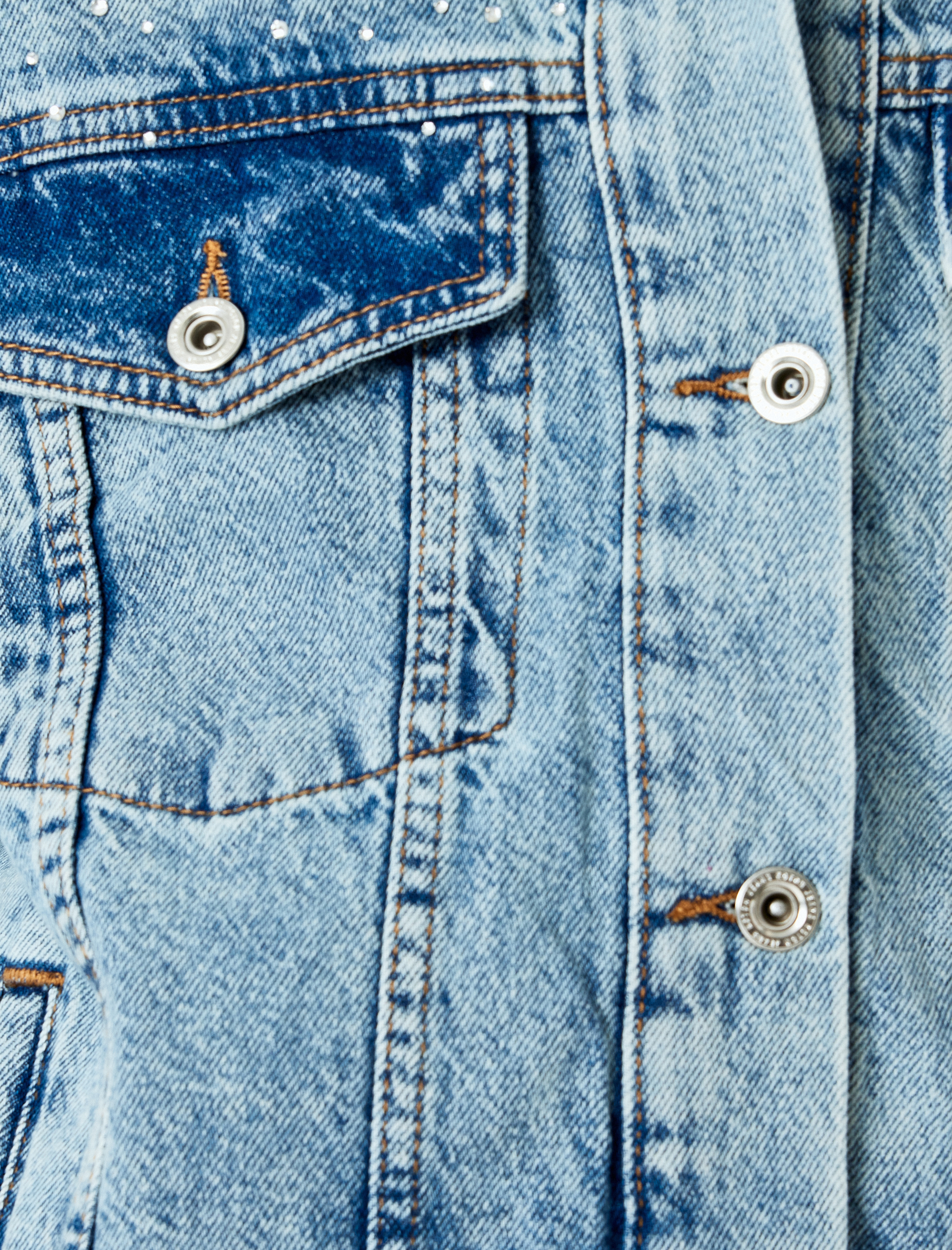 Cepli Taş Detaylı Düğmeli Denim Ceket