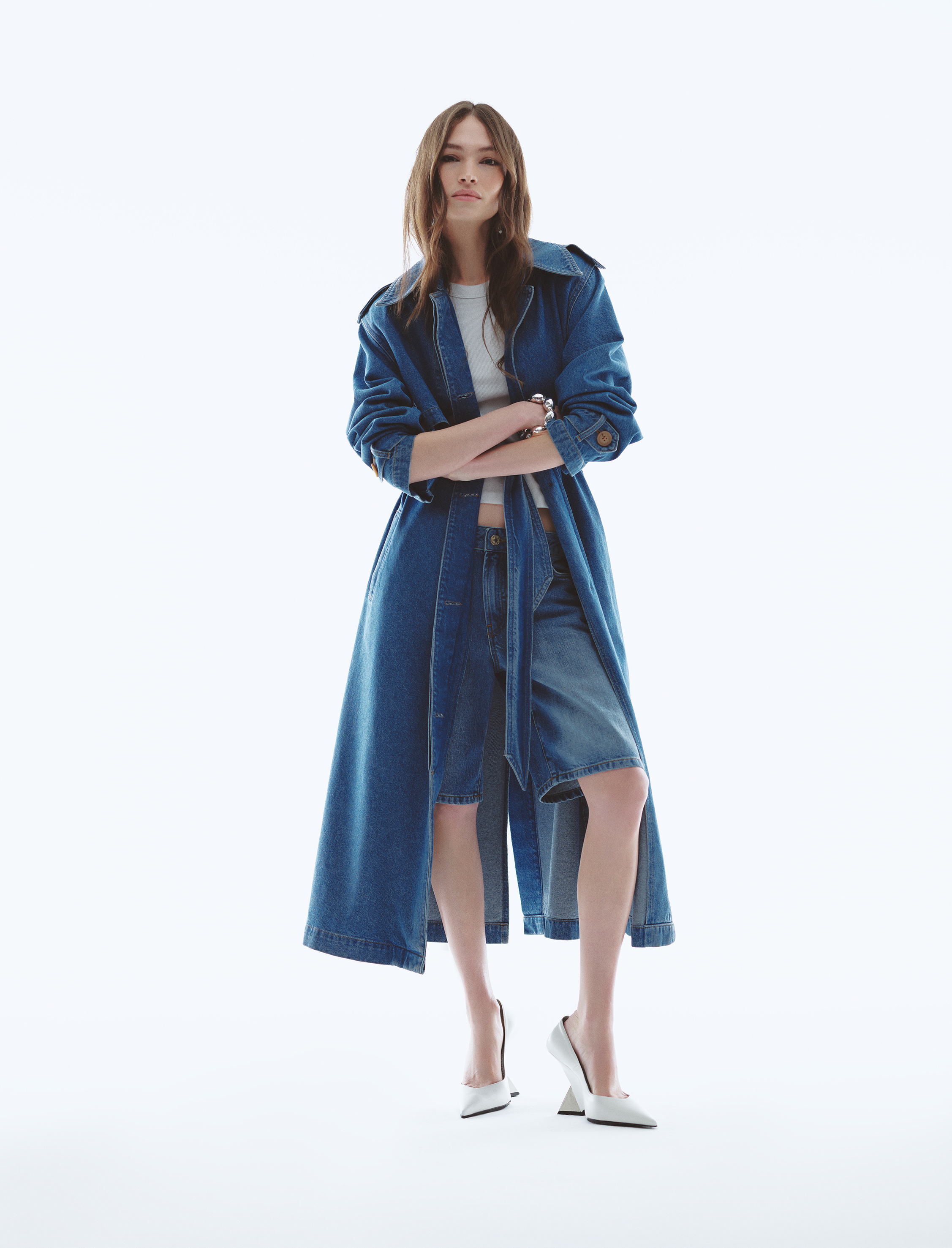   Uzun Kollu Cepli Klasik Yaka Kemer Detaylı Denim Trençkot