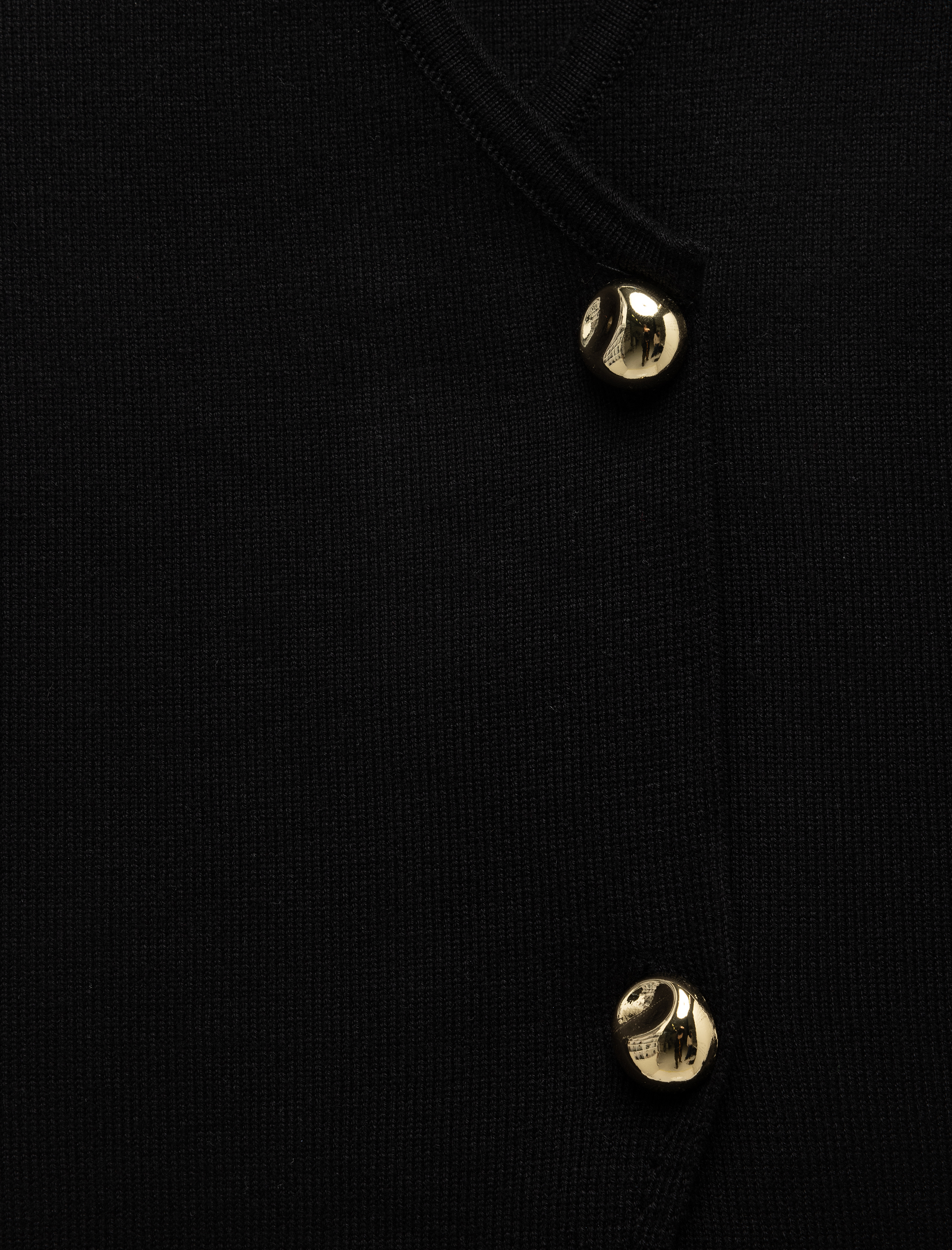   V Yaka Düğmeli Kolsuz Triko Yelek