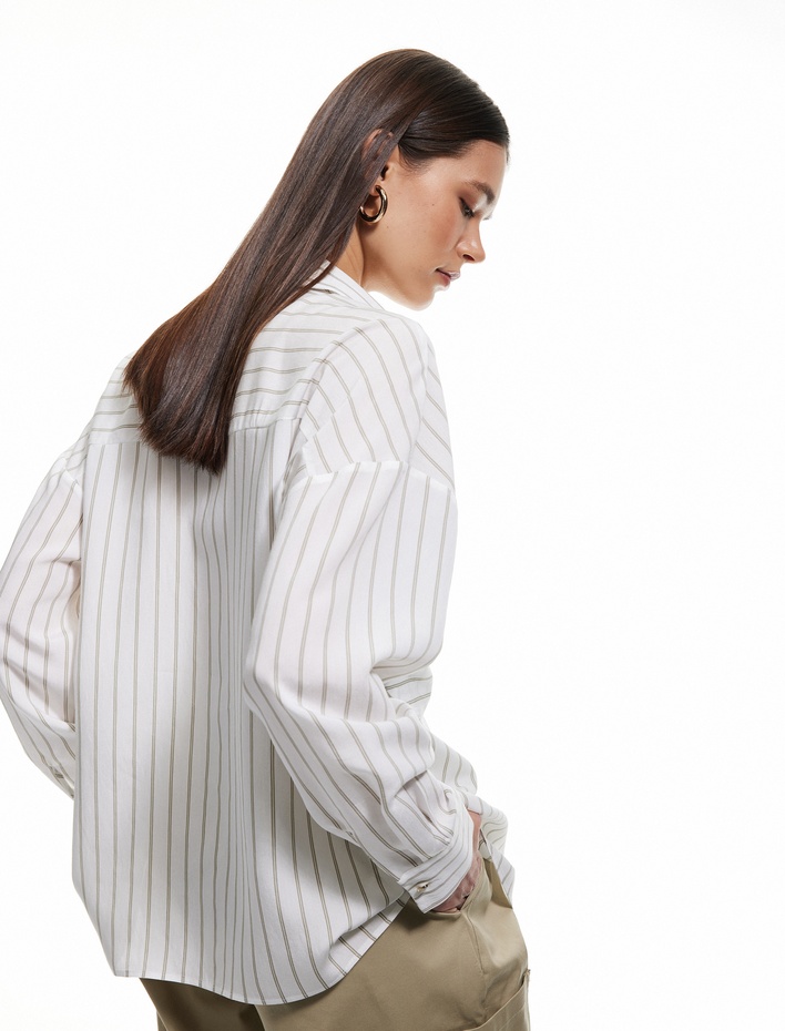  Viskon Karışımlı Cepli Klasik Yaka Uzun Kollu Çizgili Gömlek