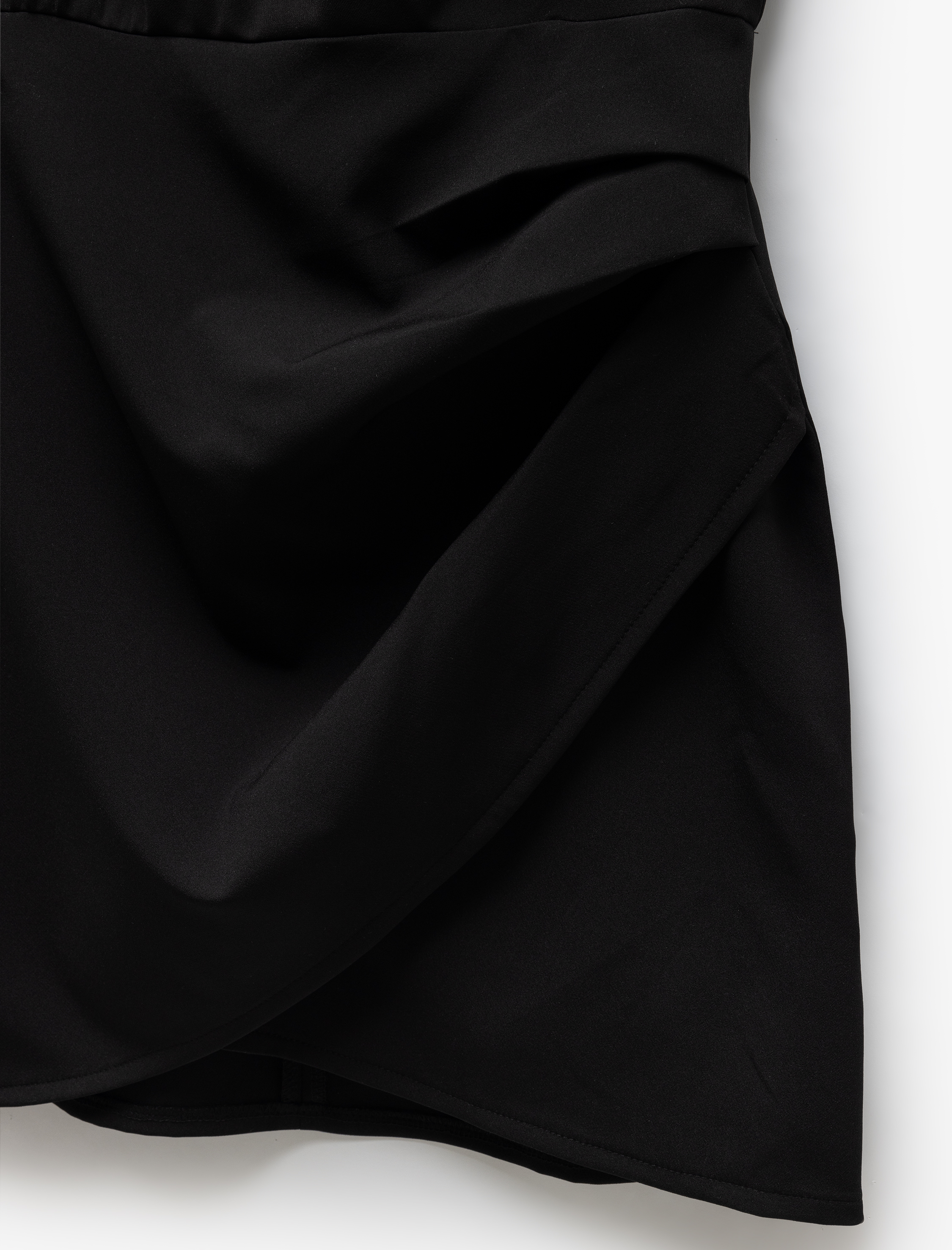 Drape Detaylı Kolsuz Degaje Yaka Kruvaze Mini Elbise