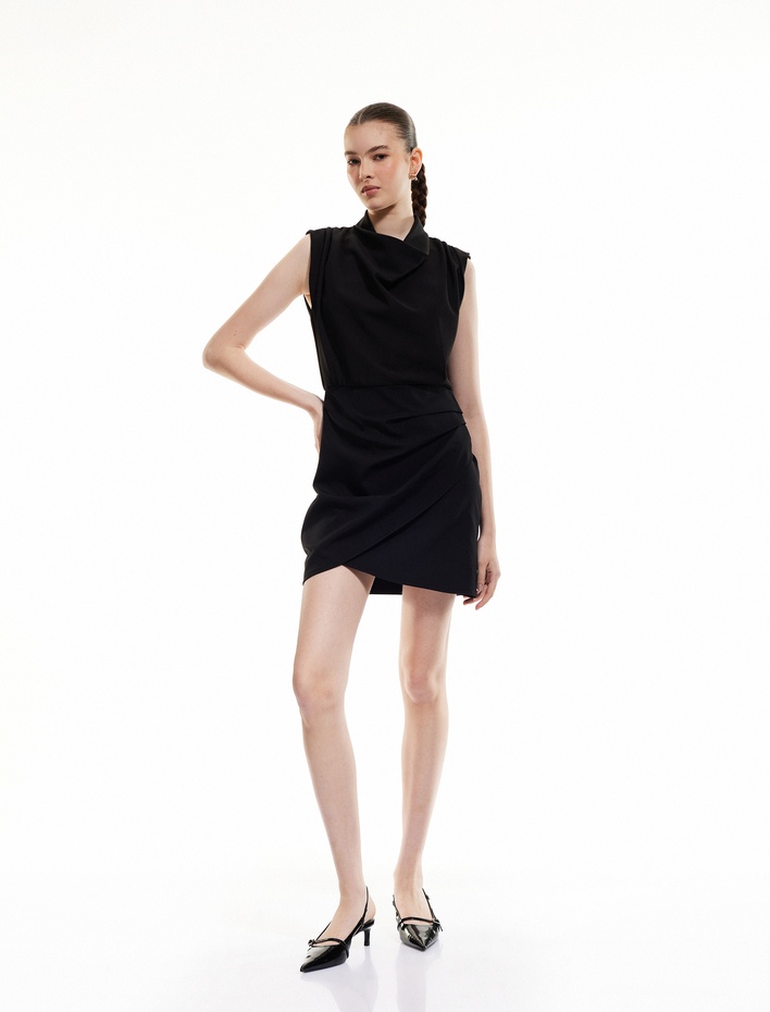  Drape Detaylı Kolsuz Degaje Yaka Kruvaze Mini Elbise