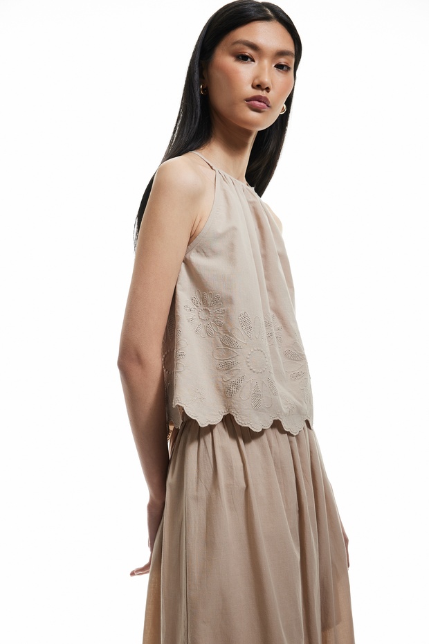  Pamuklu Floral Dokulu Fistolu Brodeli Halter Yaka Askılı Bluz