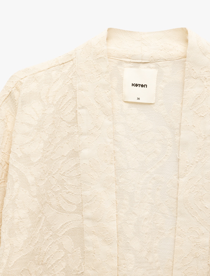  Pamuklu Uzun Geniş Kollu Floral Dokulu Nakışlı Kısa Kimono Ceket