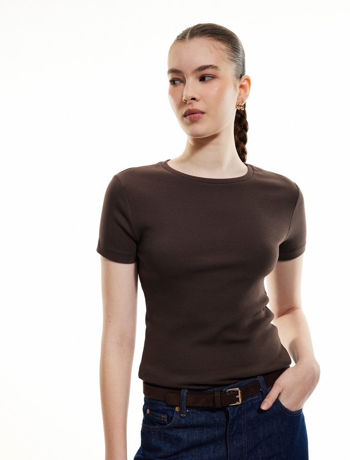  Slim Fit Pamuklu Kısa Kollu Bisiklet Yaka Basic Tişört