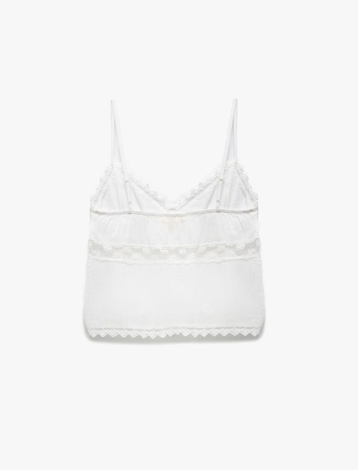  Pamuklu Dantel Detaylı V Yaka Askılı Müslin Bluz