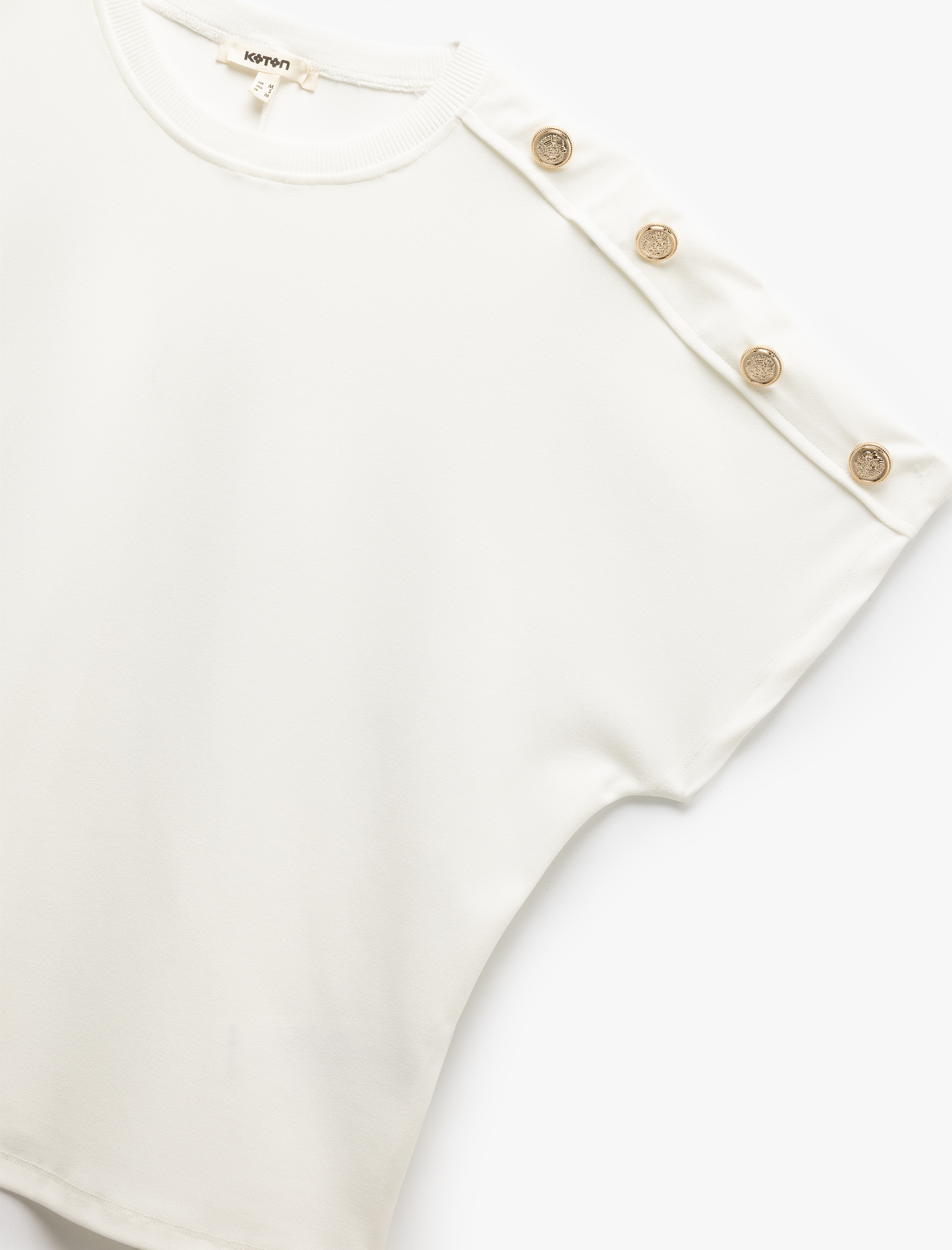   Bisiklet Yaka Düğme Detaylı Yarasa Kol Tişört