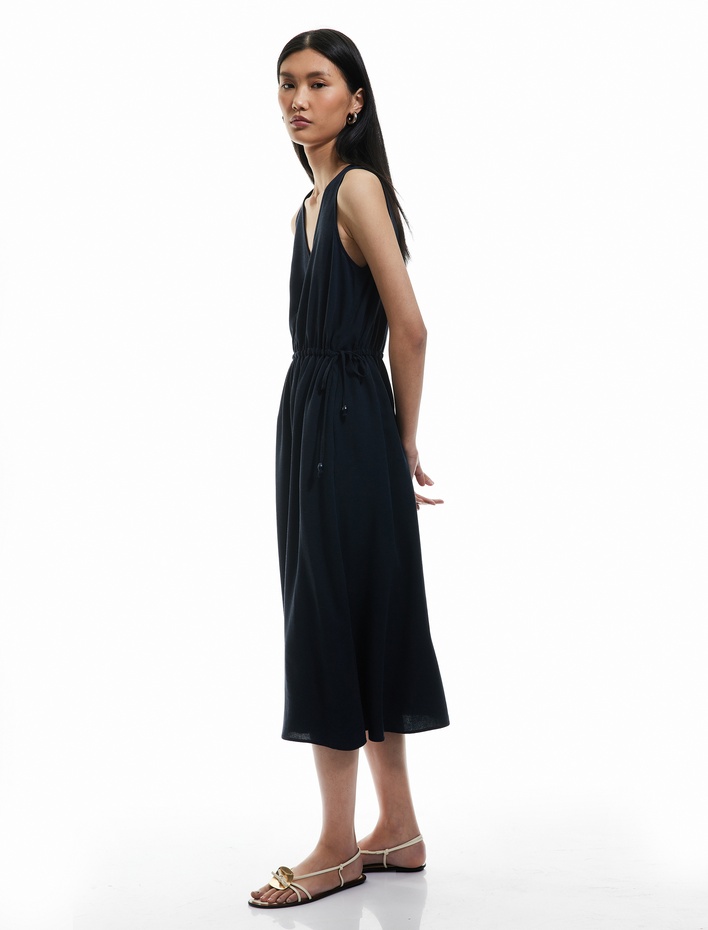  Viskon Keten Karışımlı Cepli Kolsuz V Yaka Midi Boy Elbise