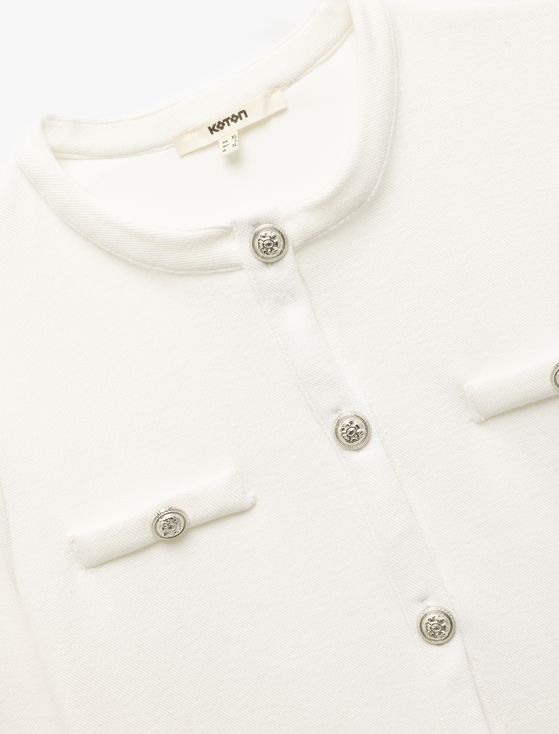   Düğmeli Aplike Detaylı Uzun Kollu Yuvarlak Yaka Hırka