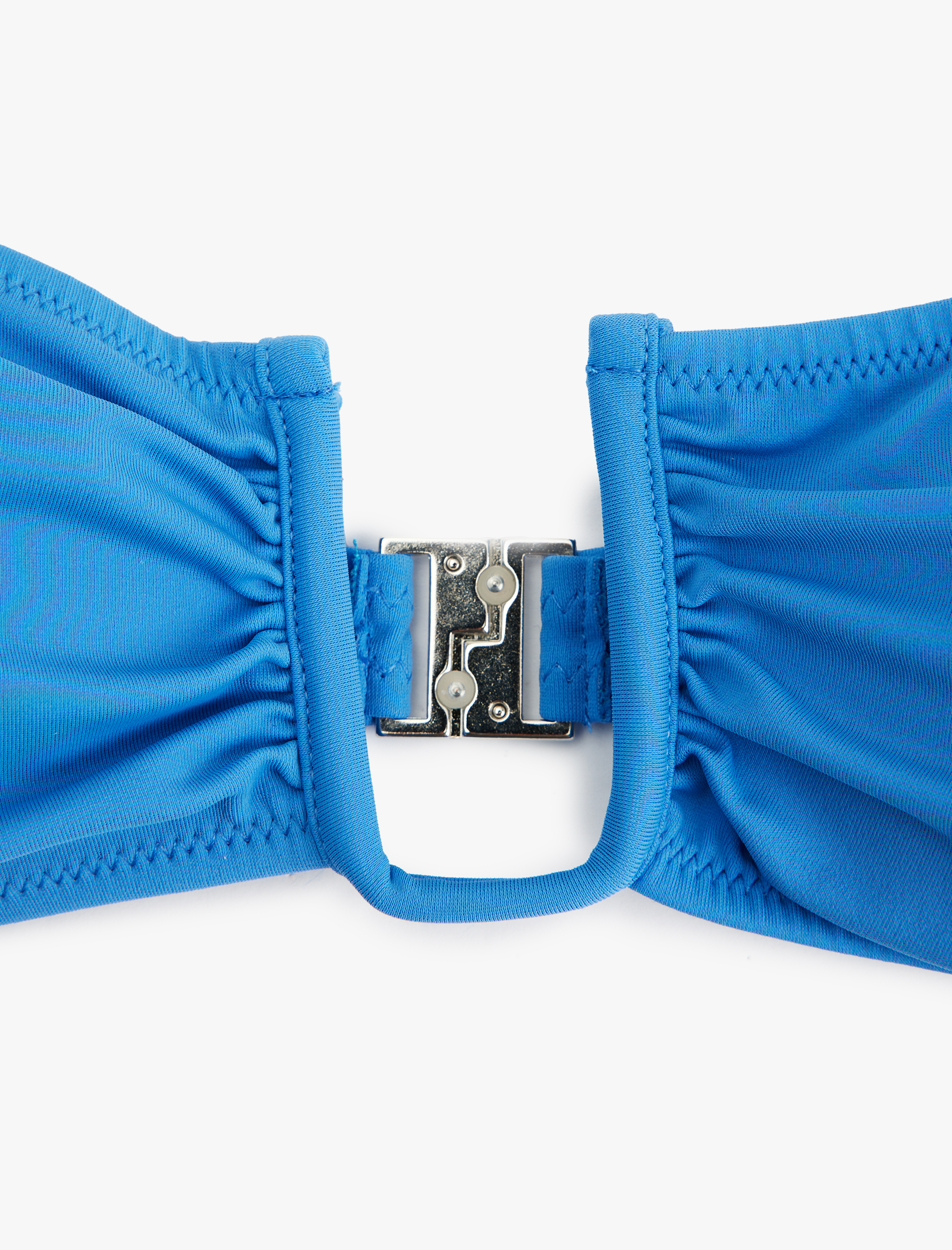   Metal Aksesuarlı Çıkarılabilir Askılı Straplez Bikini Üstü