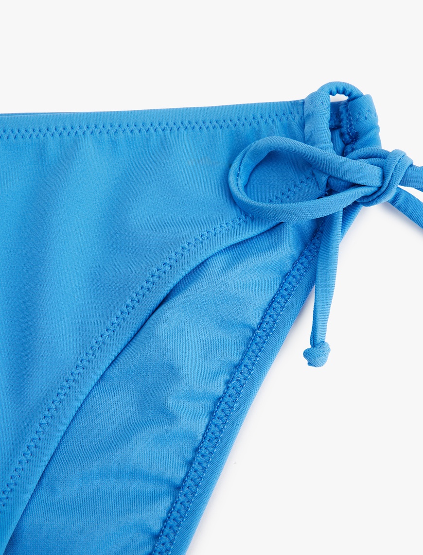   Astarlı Yanları Bağlamalı İpli Bikini Altı