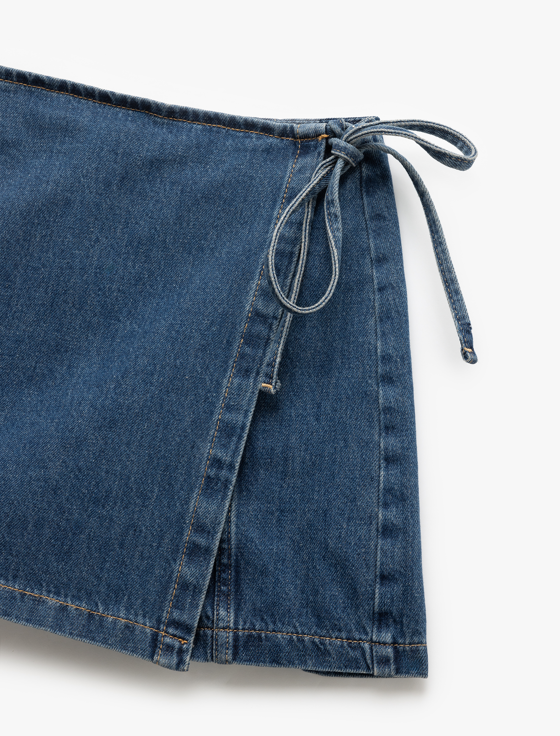   Pamuklu Bağlama Detaylı Mini Denim Şort Etek