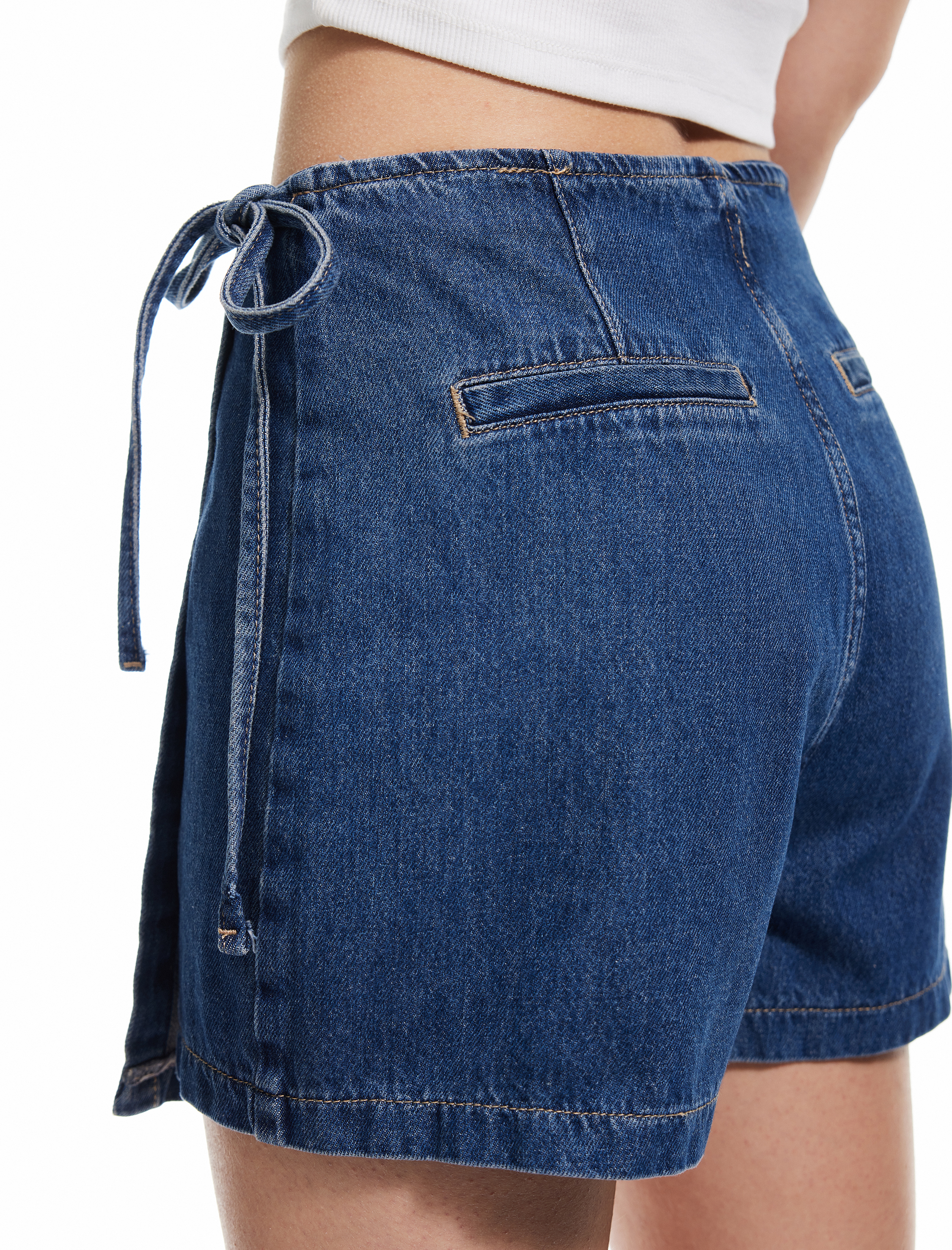   Pamuklu Bağlama Detaylı Mini Denim Şort Etek