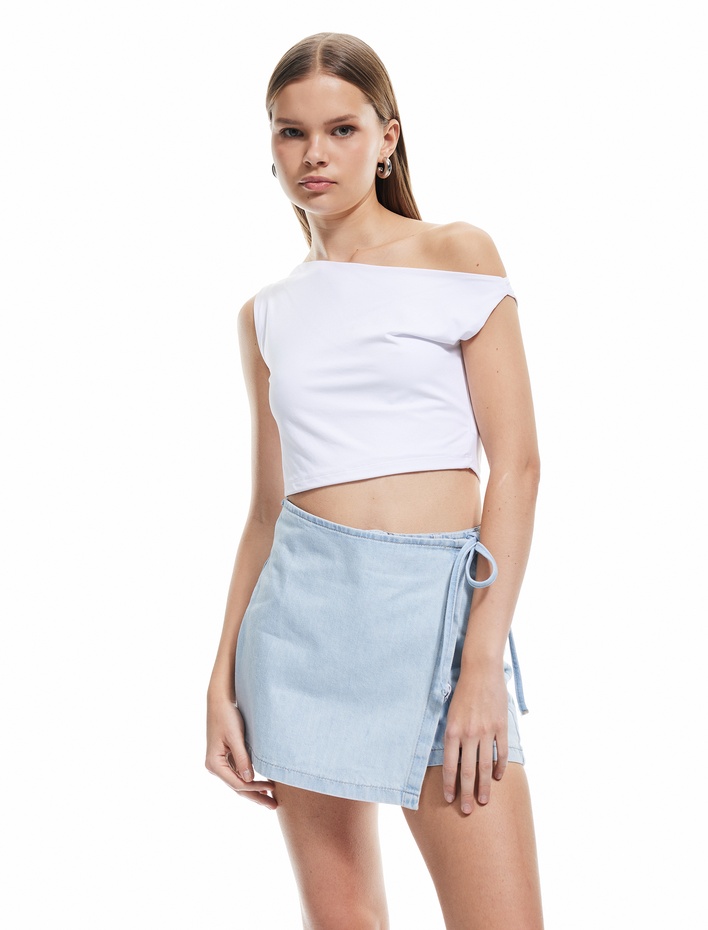  Pamuklu Bağlama Detaylı Mini Denim Şort Etek