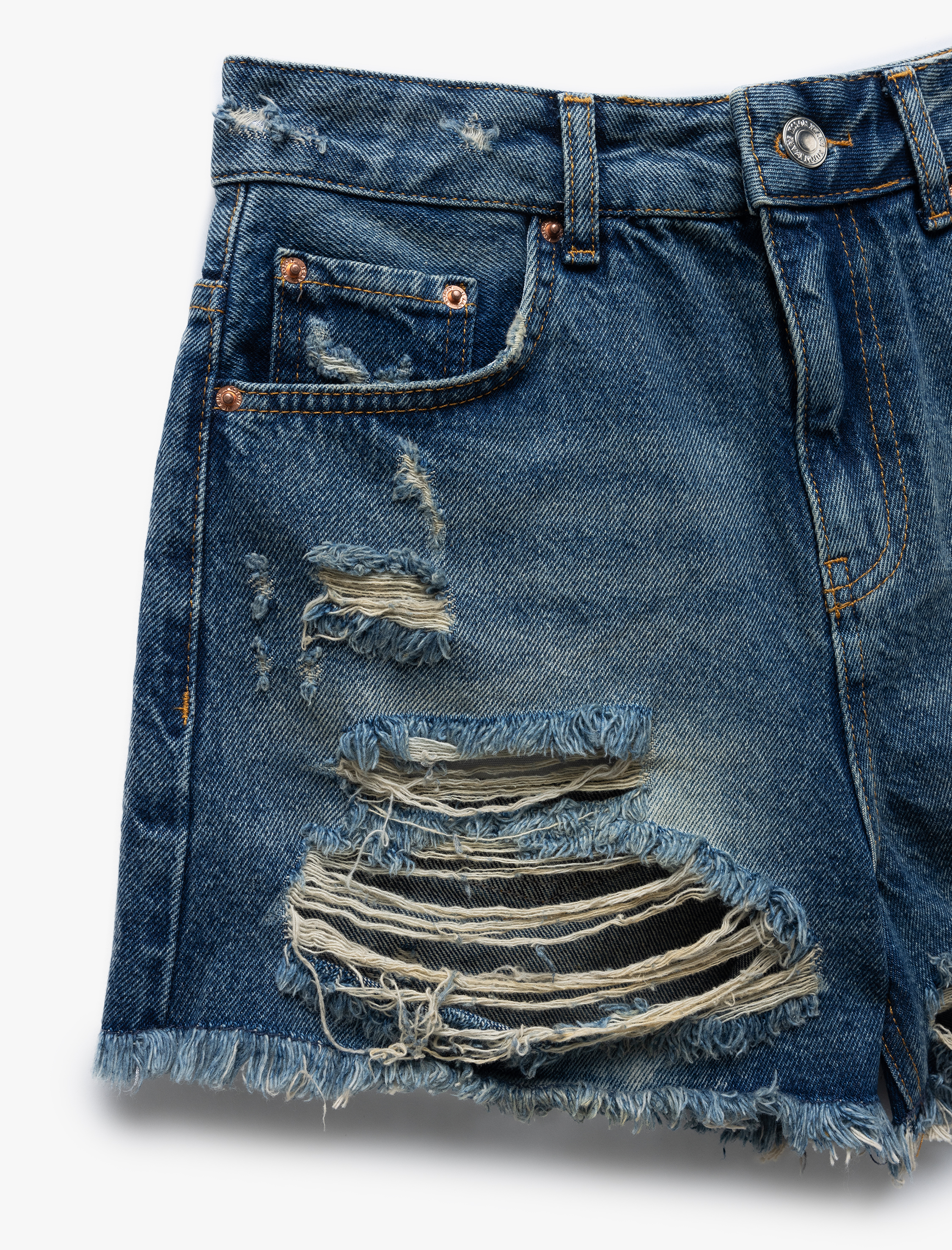   Yıpratma Detaylı Düğmeli Cepli Yüksek Bel Mini Denim Şort