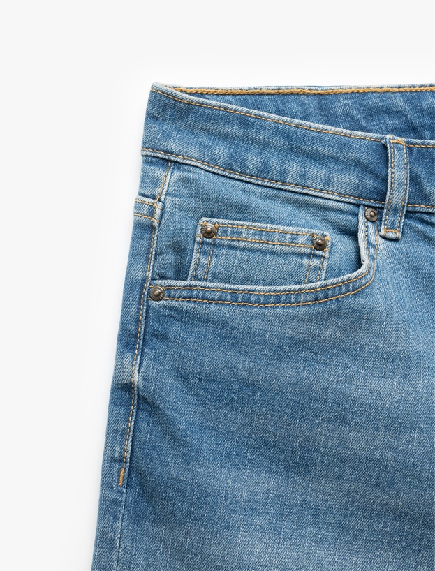 Pamuklu Slim Fit Katlamalı Paça Bermuda Jean Şort_6